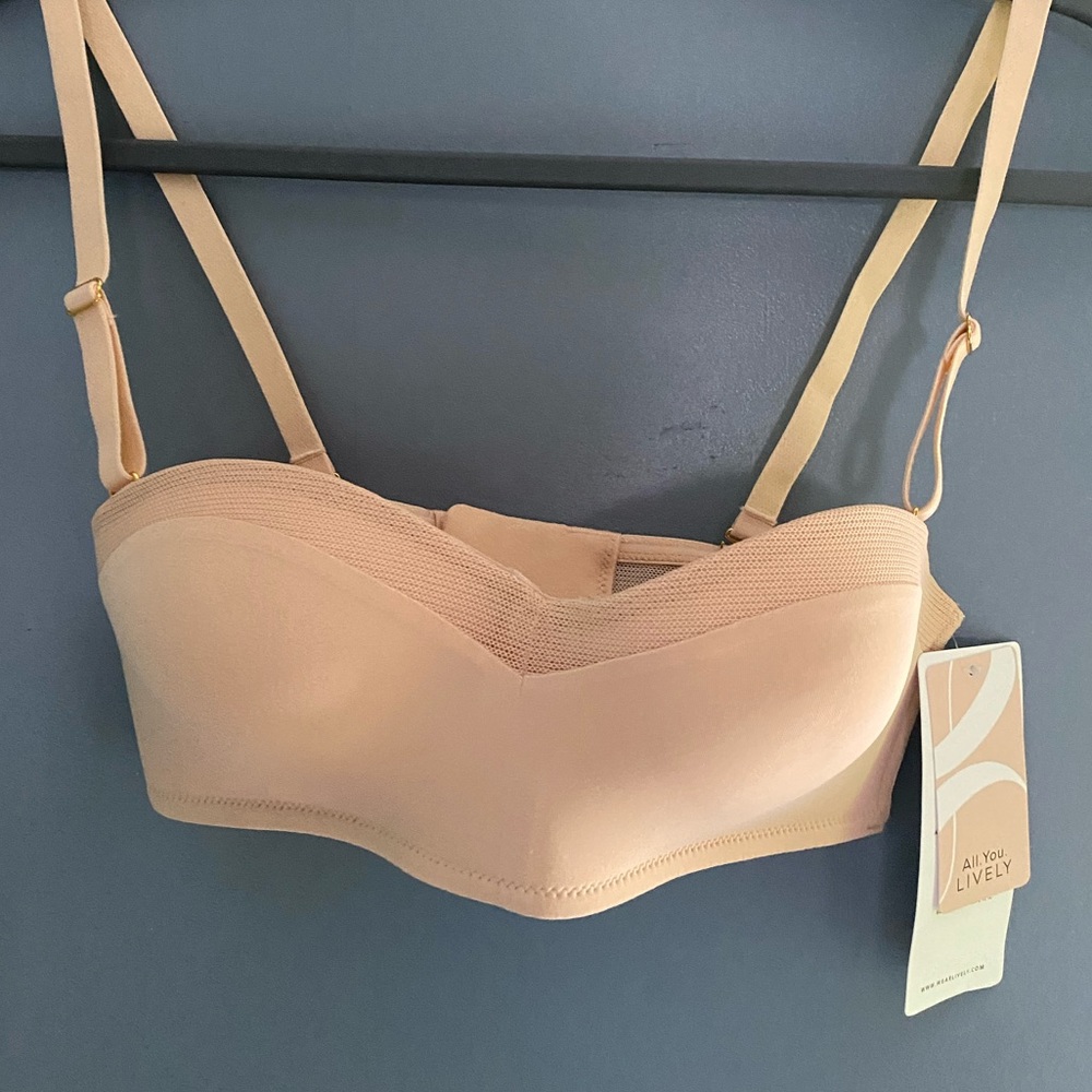 COPY - Lively Strapless Bra NWT